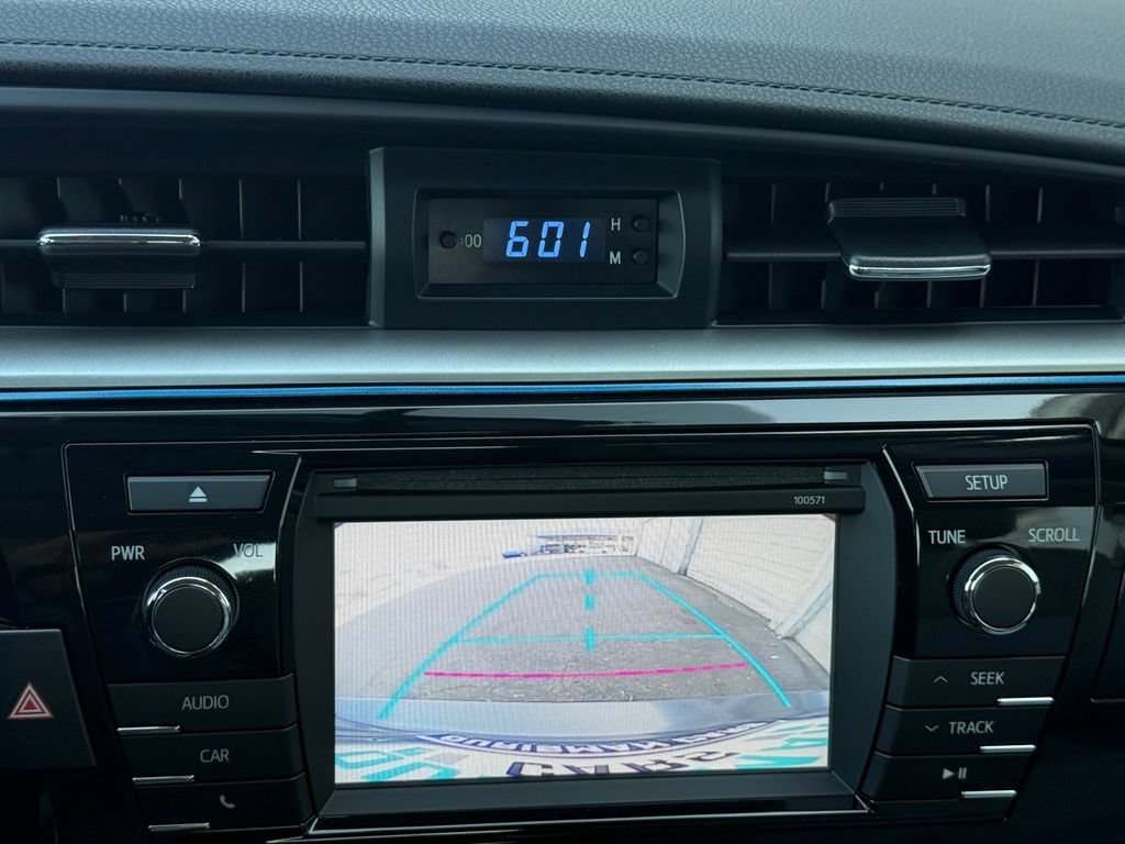 Used 2016 Toyota Corolla LE FWD image 17