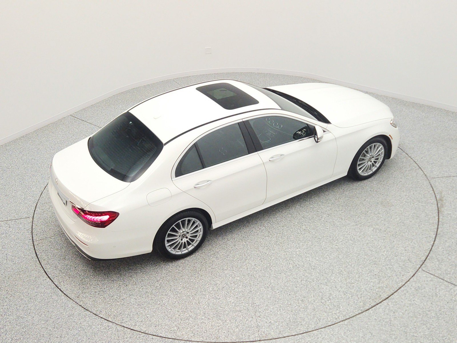 Used 2022 Mercedes-Benz E 350 Sedan image 27