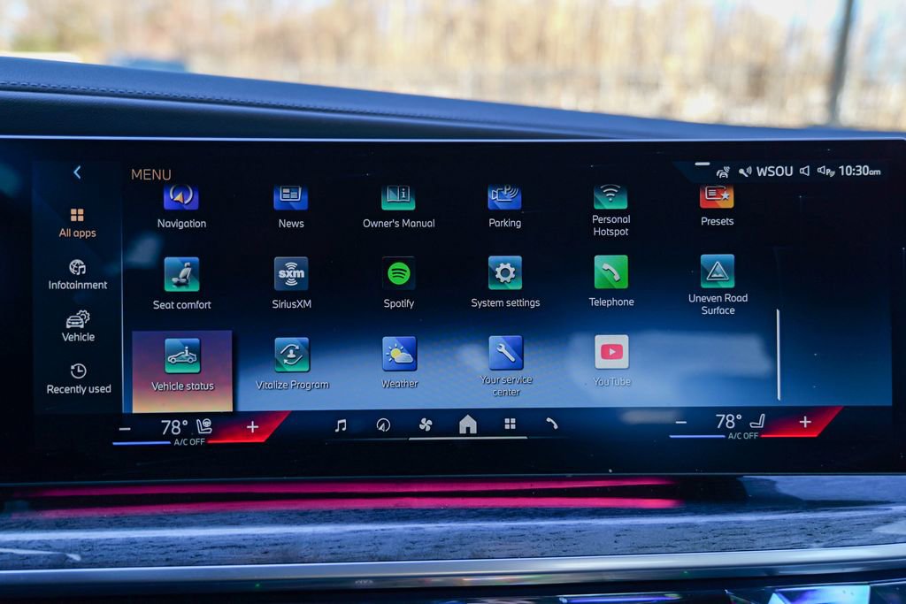 Used 2023 BMW 740i w/ Parking Assistance Package image 67