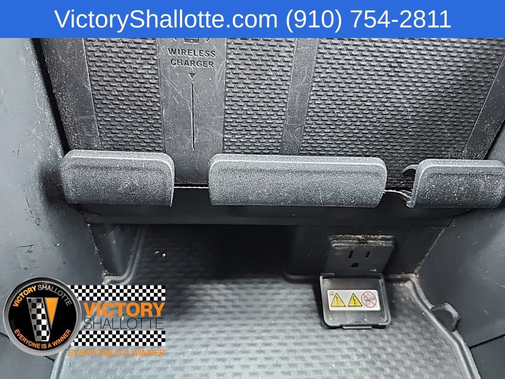 Used 2025 RAM 1500 Laramie AWD/4WD image 9