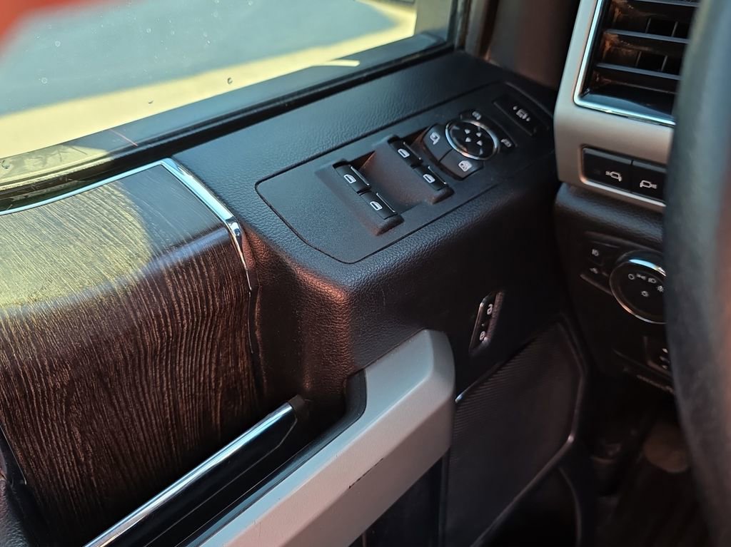 Used 2020 Ford F250 Lariat image 11