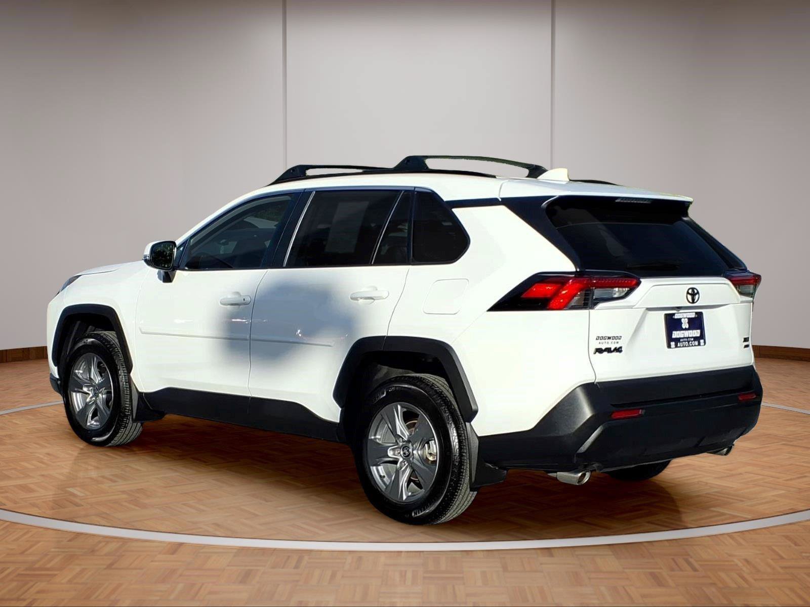 Used 2025 Toyota RAV4 XLE w/ Convenience Package AWD/4WD image 4