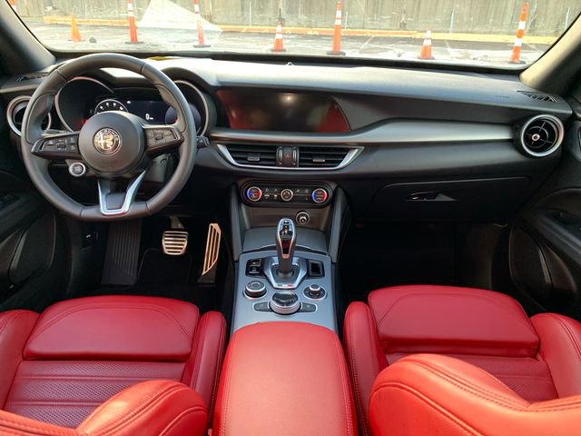 Used 2024 Alfa Romeo Stelvio Ti w/ Performance Driving Package AWD/4WD image 18