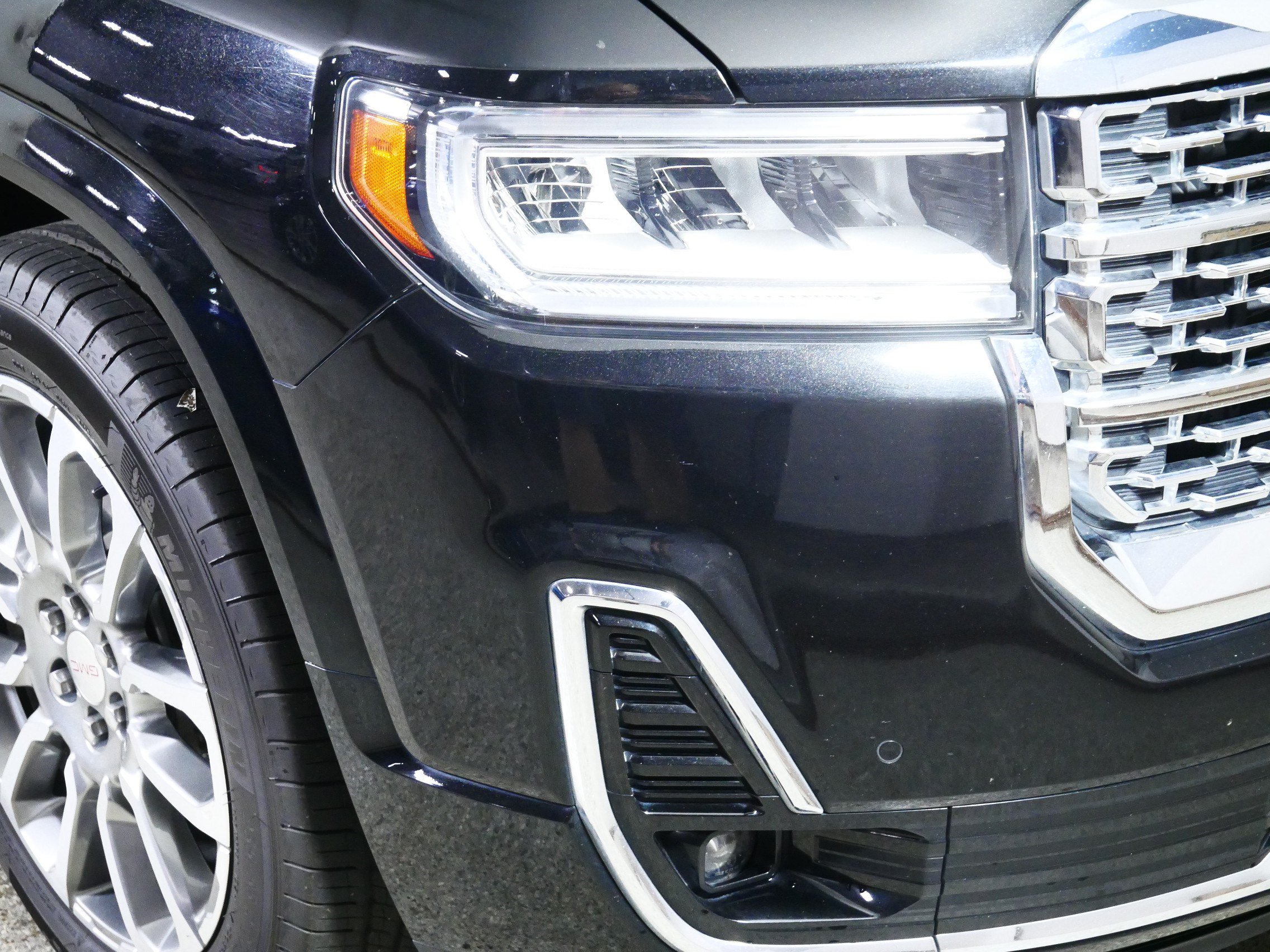 Certified 2022 GMC Acadia Denali w/ Denali Ultimate Package AWD/4WD image 16