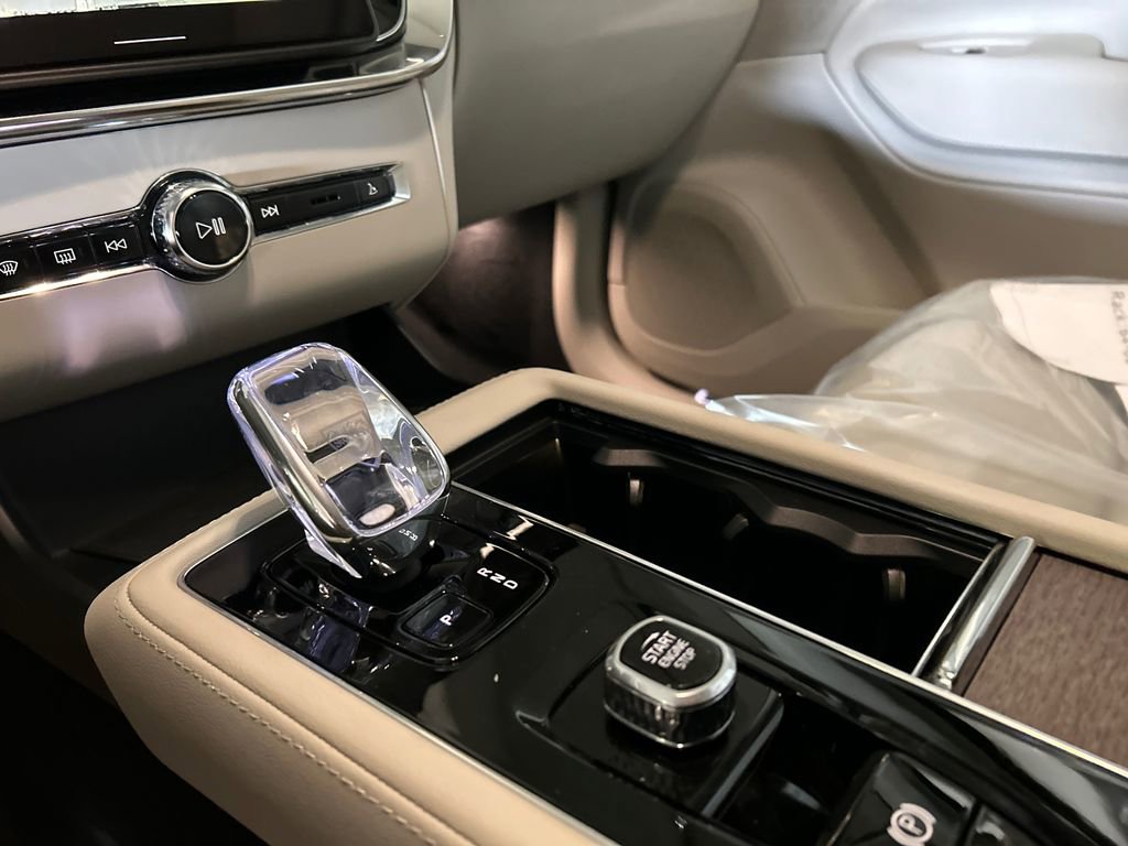 New 2026 Volvo XC90 T8 Ultra w/ Protection Package Premier image 19