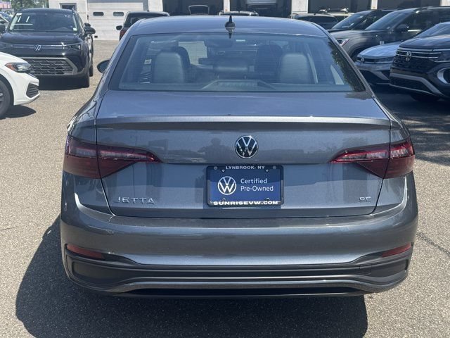 Used 2023 Volkswagen Jetta SE w/ Panoramic Sunroof Package FWD image 6