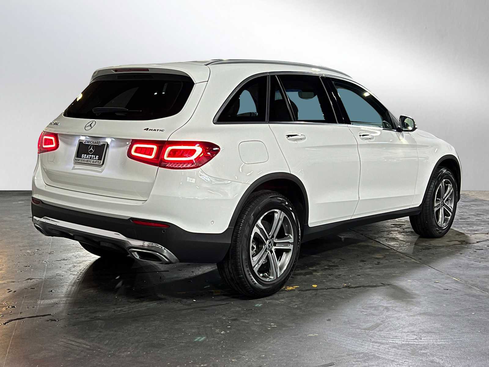 Used 2022 Mercedes-Benz GLC 300 4MATIC image 3