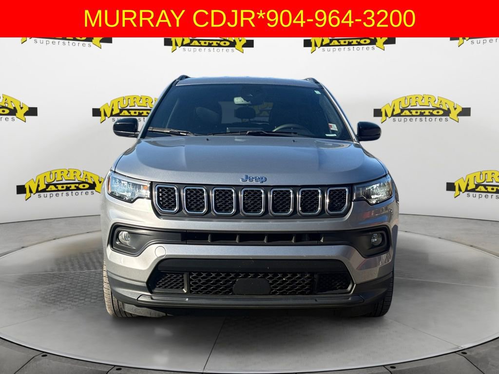 Used 2024 Jeep Compass Latitude image 8