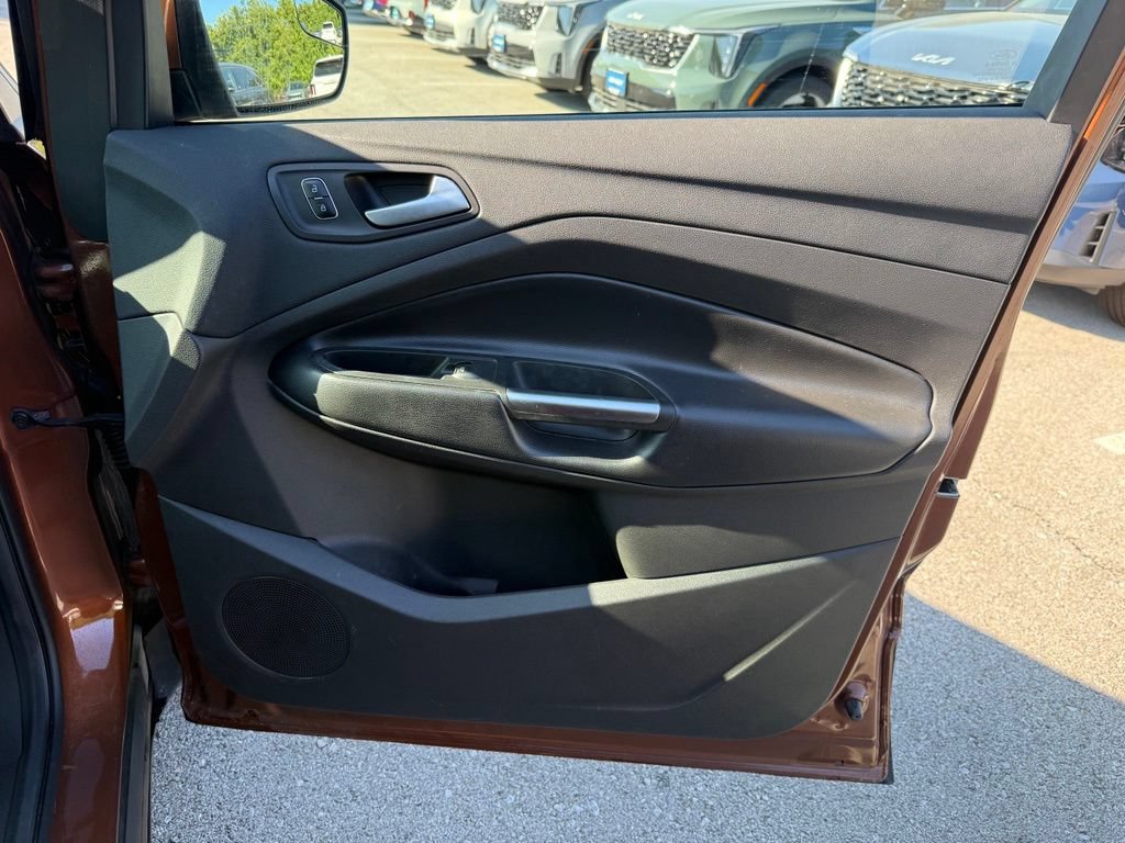 Used 2017 Ford Escape SE AWD/4WD image 13