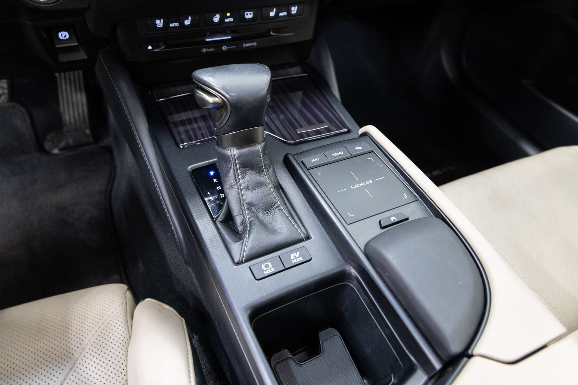 Used 2019 Lexus ES 300h FWD image 19