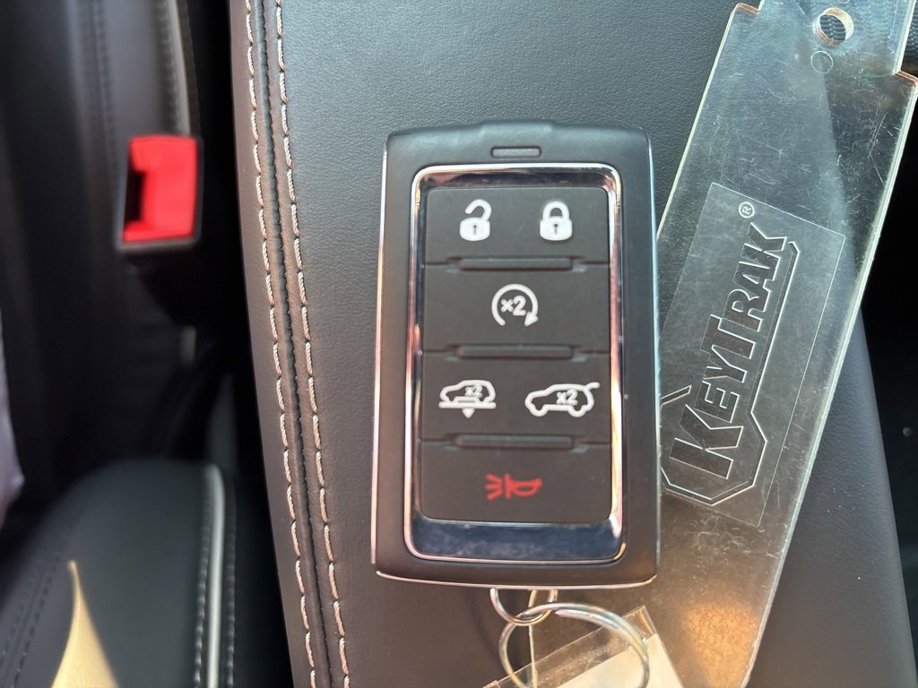 New 2025 Jeep Grand Wagoneer L Series II Obsidian w/ Quick Order Packagew 28T image 15