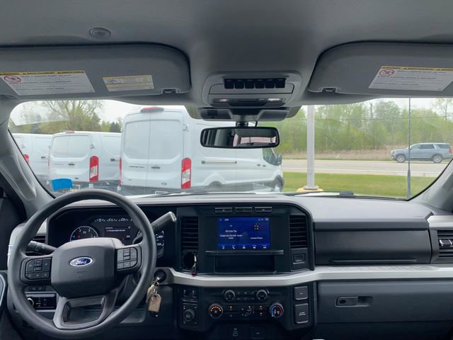 Used 2023 Ford F350 XLT AWD/4WD image 21