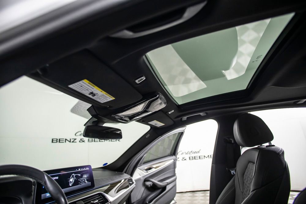 Used 2021 BMW 530e w/ Convenience Package image 26