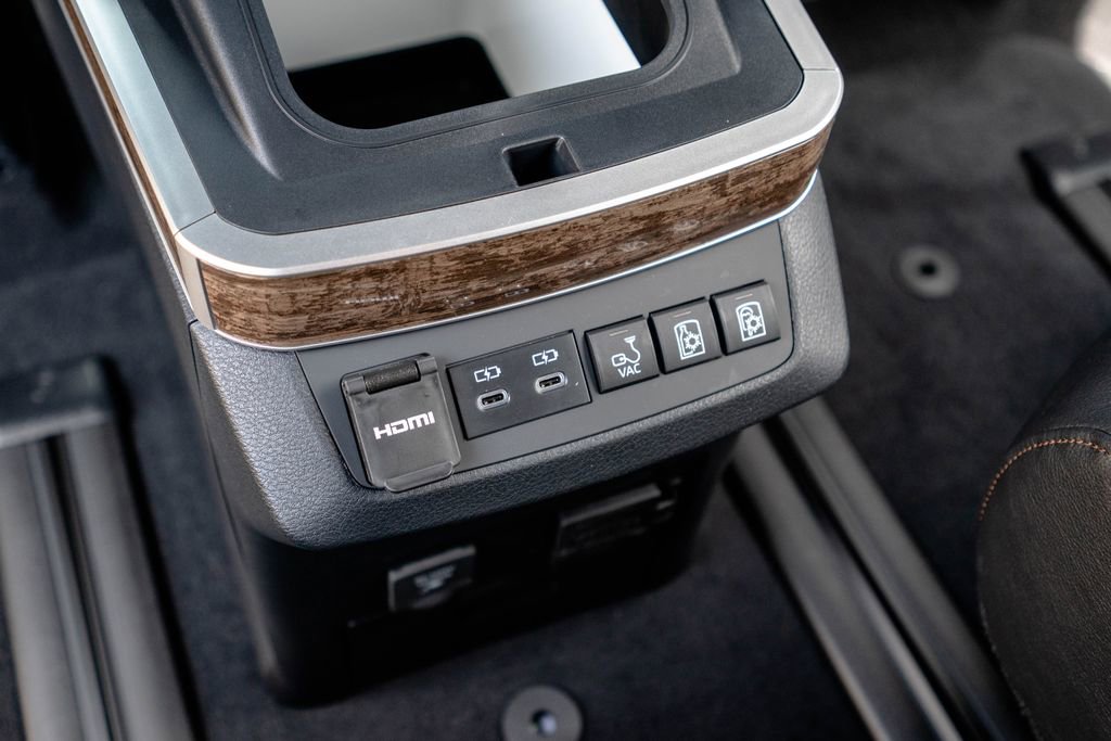New 2026 Toyota Sienna Platinum AWD/4WD image 33