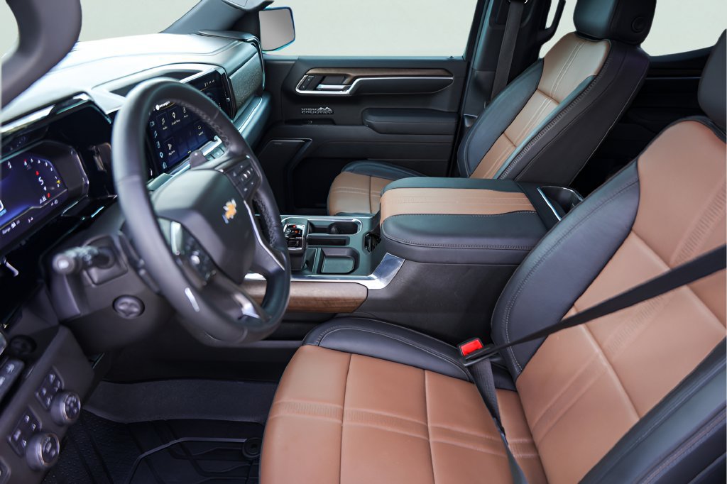 Certified 2025 Chevrolet Silverado 1500 High Country w/ High Country Premium Package AWD/4WD image 11