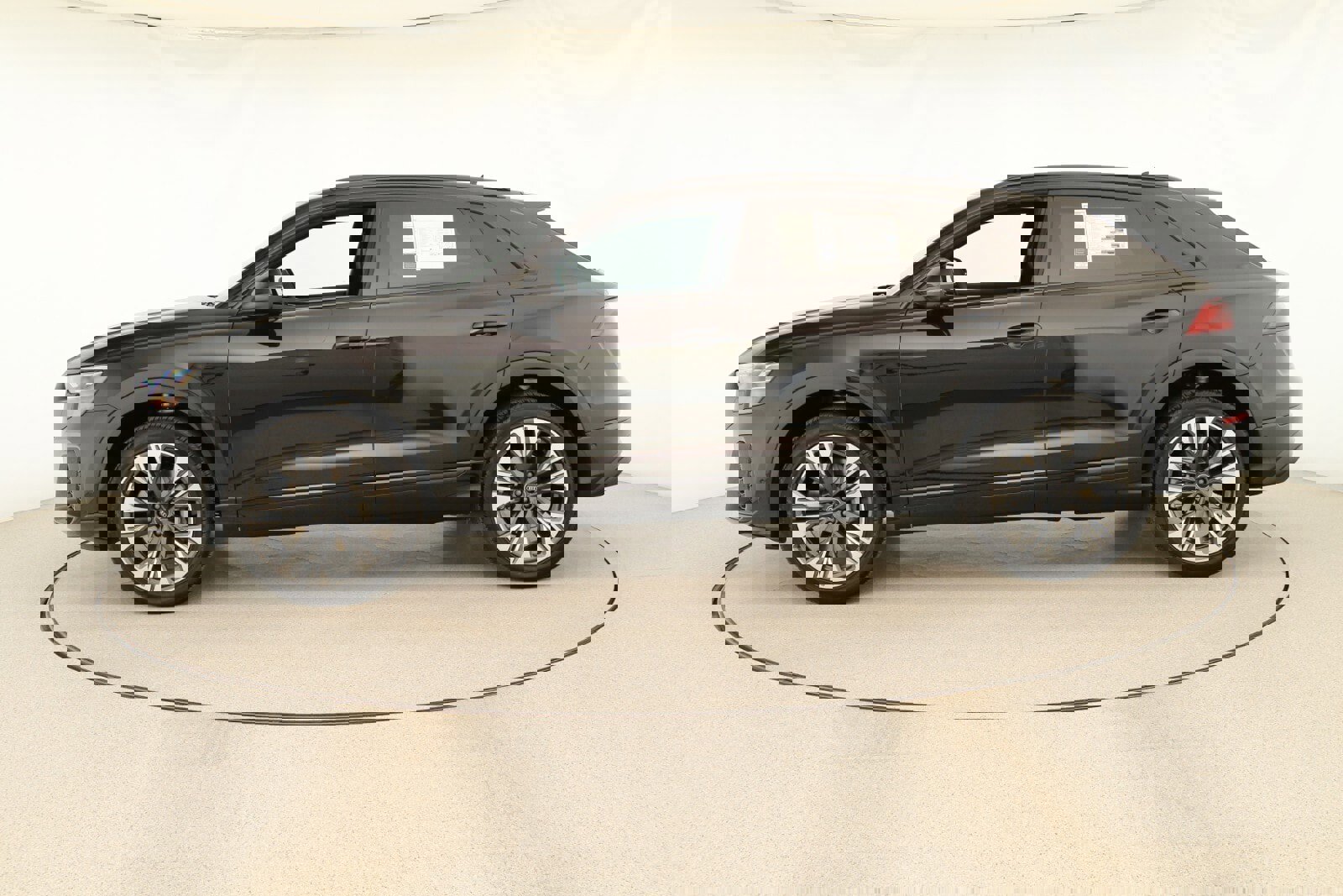 New 2025 Audi Q8 Premium Plus image 2