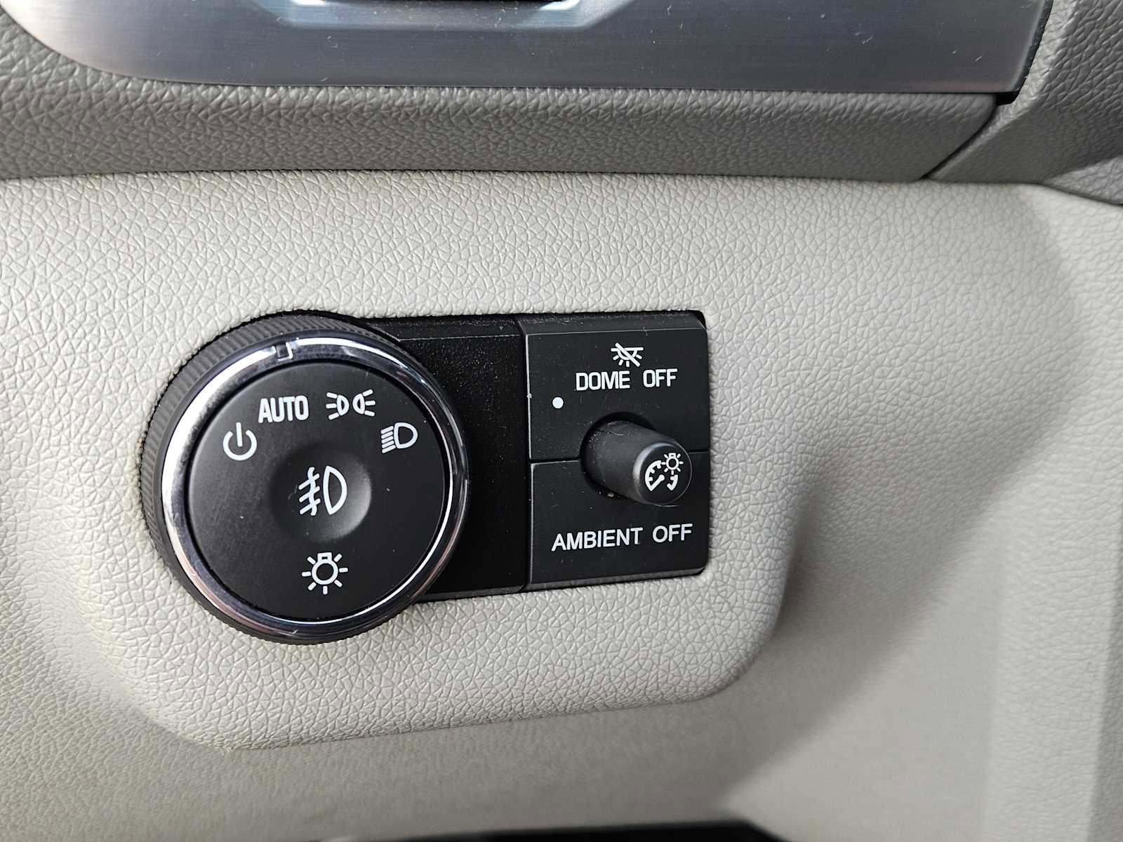 Used 2015 GMC Acadia SLT image 19