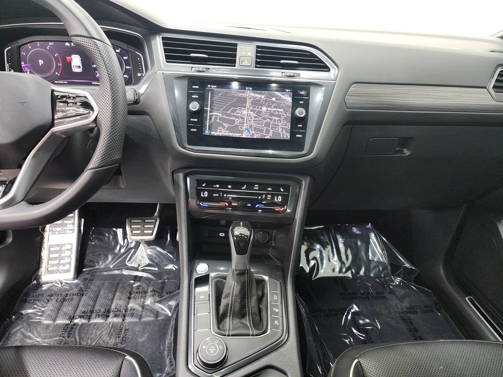 Used 2022 Volkswagen Tiguan SEL R-Line AWD/4WD image 18
