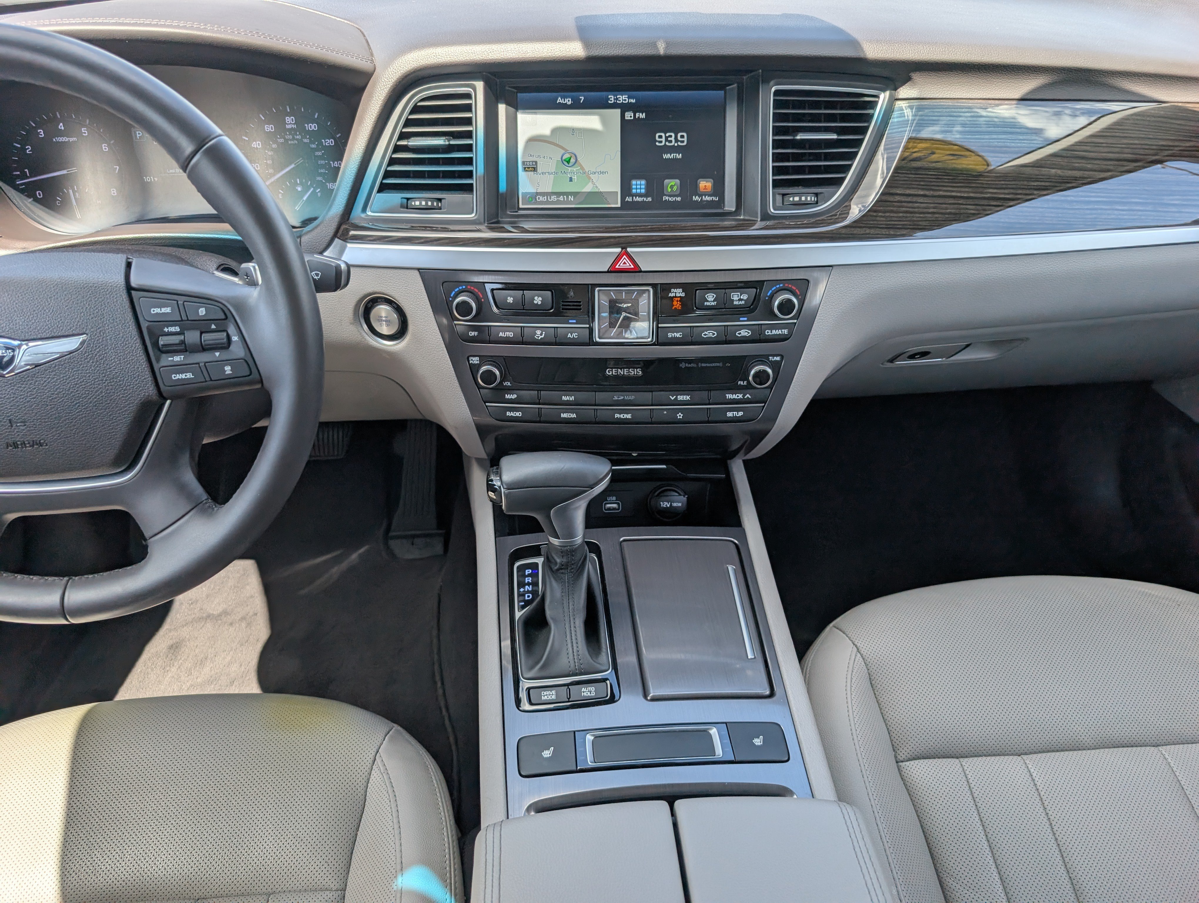 Used 2019 Genesis G80 3.8 RWD image 7
