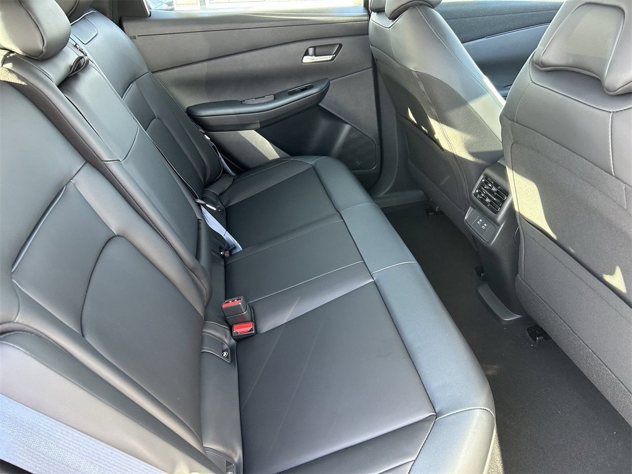 New 2026 Nissan Leaf SV+ w/ Illuminated Package FWD image 11