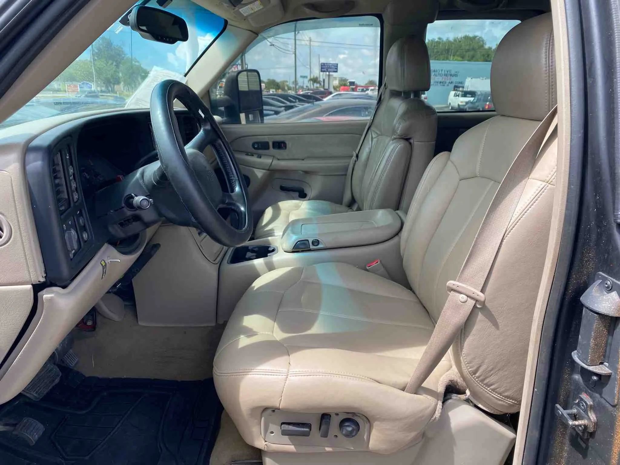 Used 2001 Chevrolet Silverado 2500 LT w/ Snow Plow Prep Pkg image 18