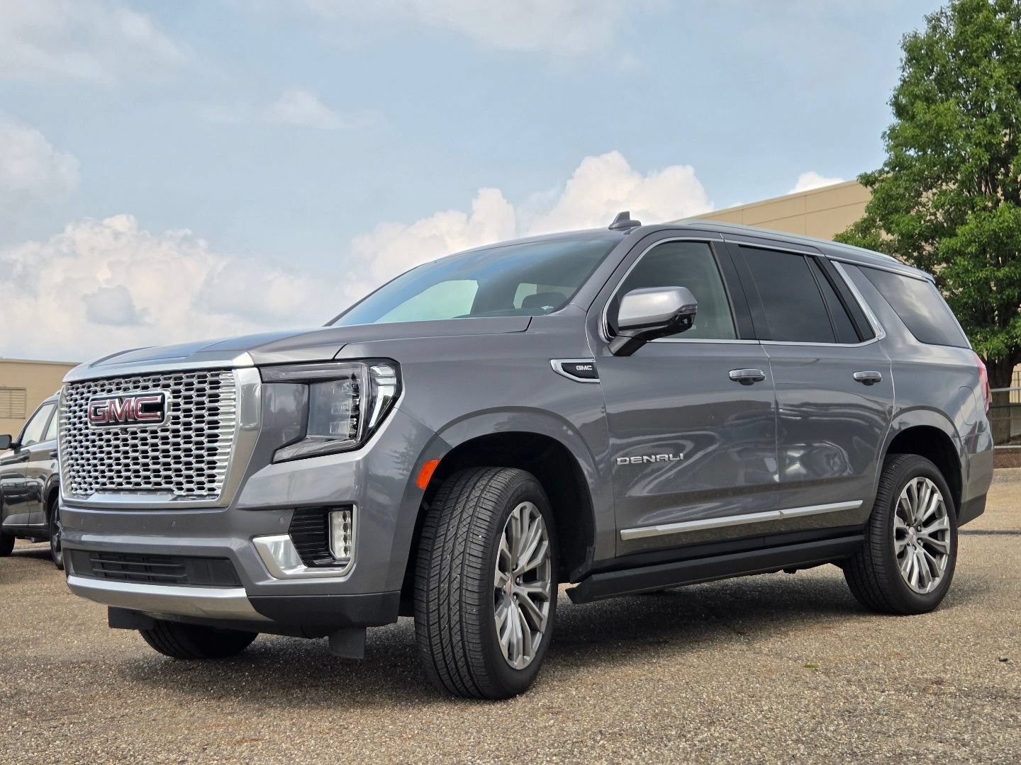 Used 2021 GMC Yukon Denali w/ Denali Premium Package AWD/4WD image 15