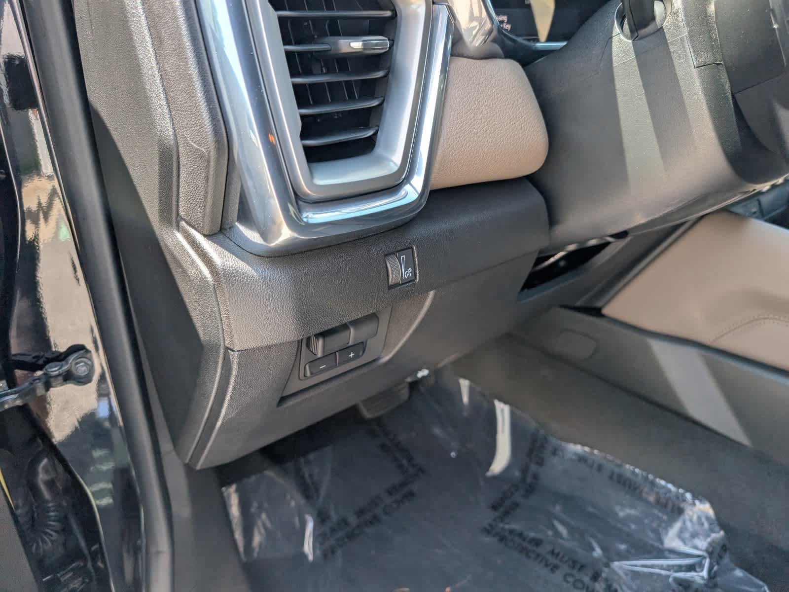 Certified 2025 GMC Canyon Denali AWD/4WD image 21