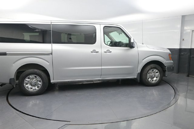 Used 2017 Nissan NV 3500 SV w/ SV Technology Package RWD image 11