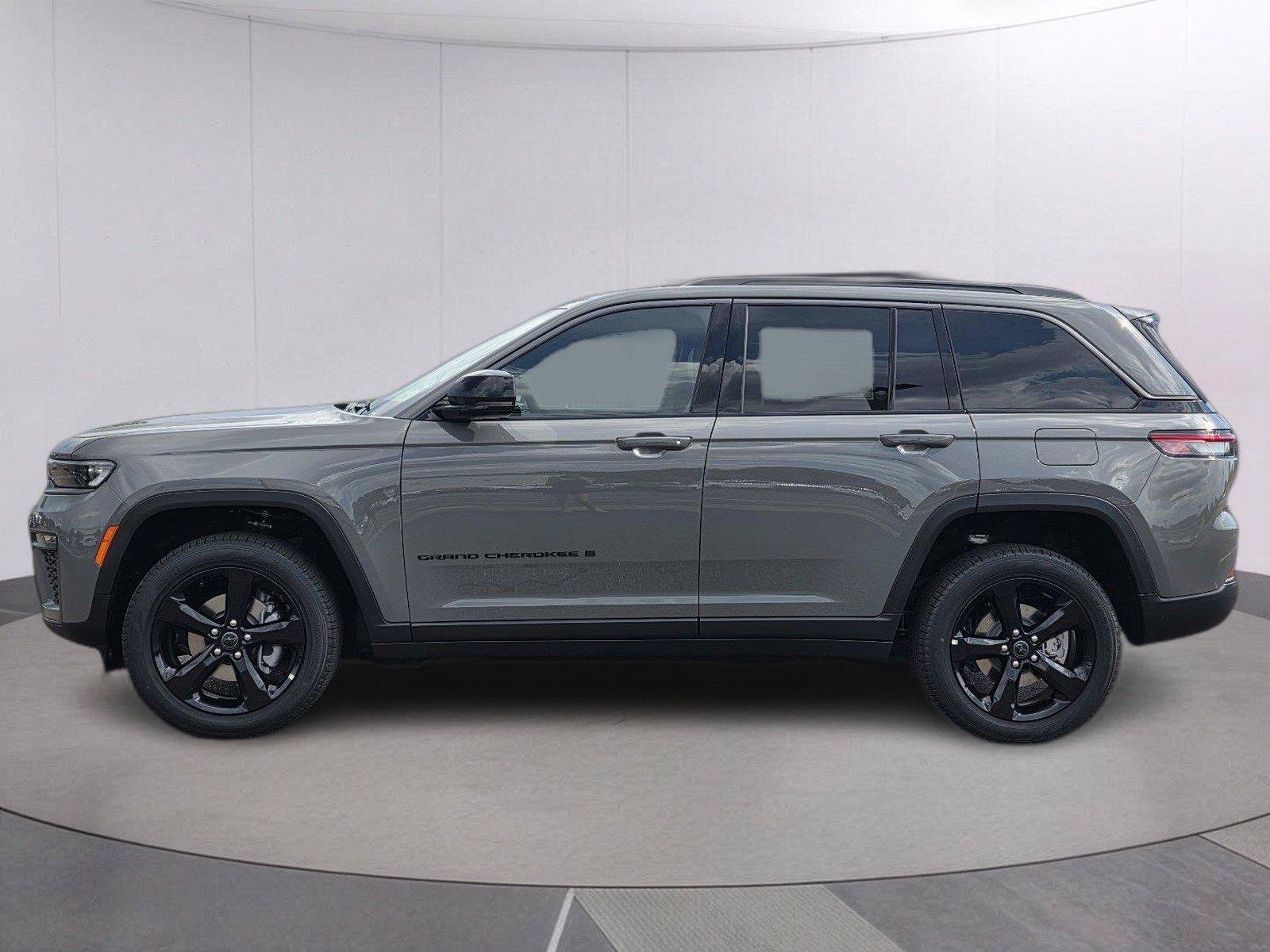 New 2027 Jeep Grand Cherokee Limited w/ Trailer Tow Package AWD/4WD image 8