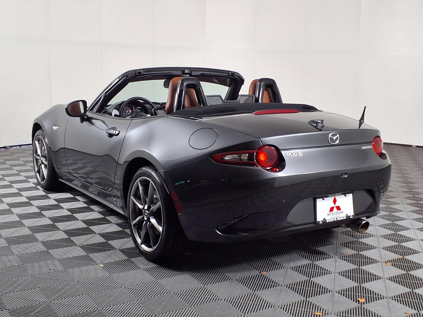 Used 2023 MAZDA MX-5 Miata Grand Touring RWD image 5