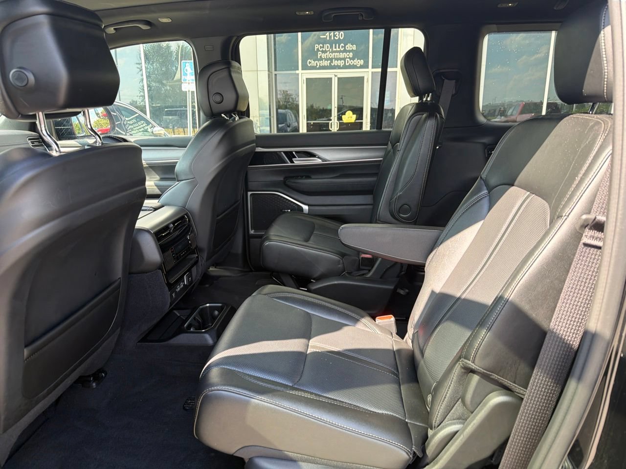 Certified 2024 Jeep Wagoneer Series II AWD/4WD image 21
