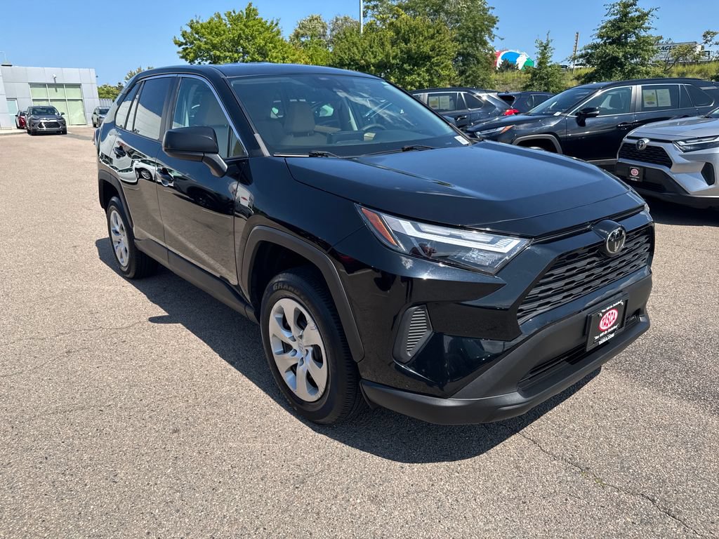 Used 2023 Toyota RAV4 LE AWD/4WD image 10