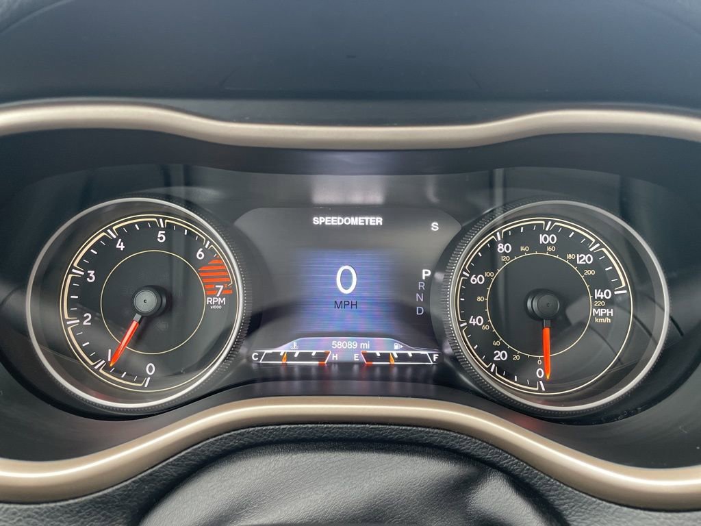 Used 2018 Jeep Cherokee Limited image 16