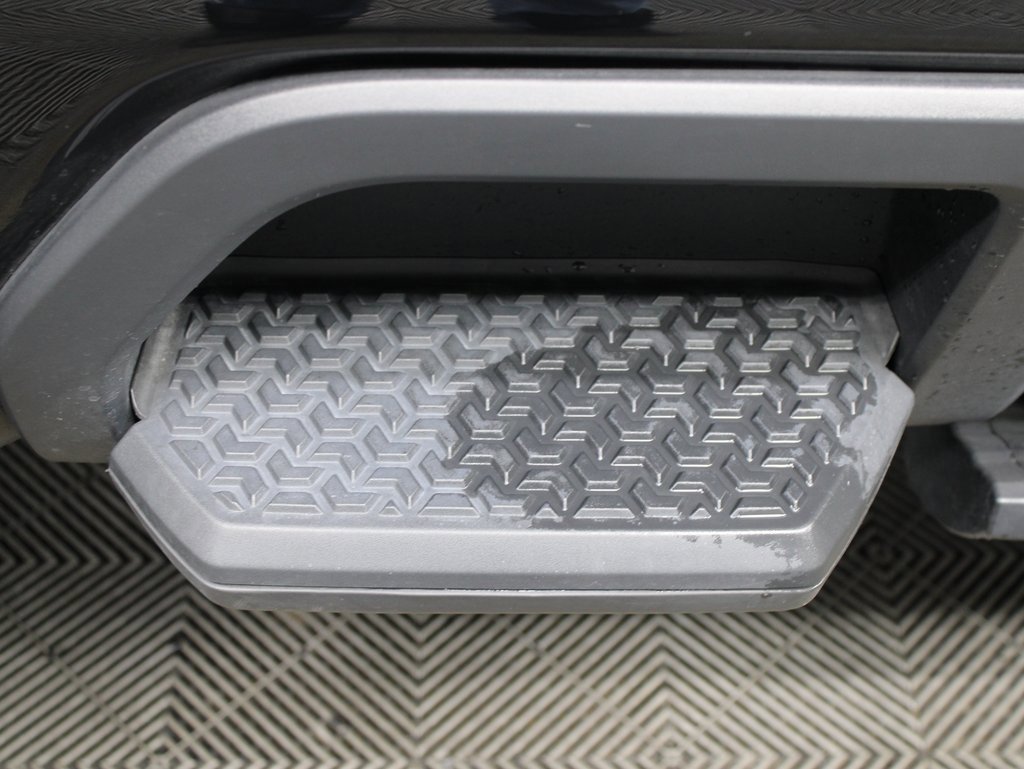 Used 2024 GMC Sierra 2500 Denali w/ Technology Package image 40