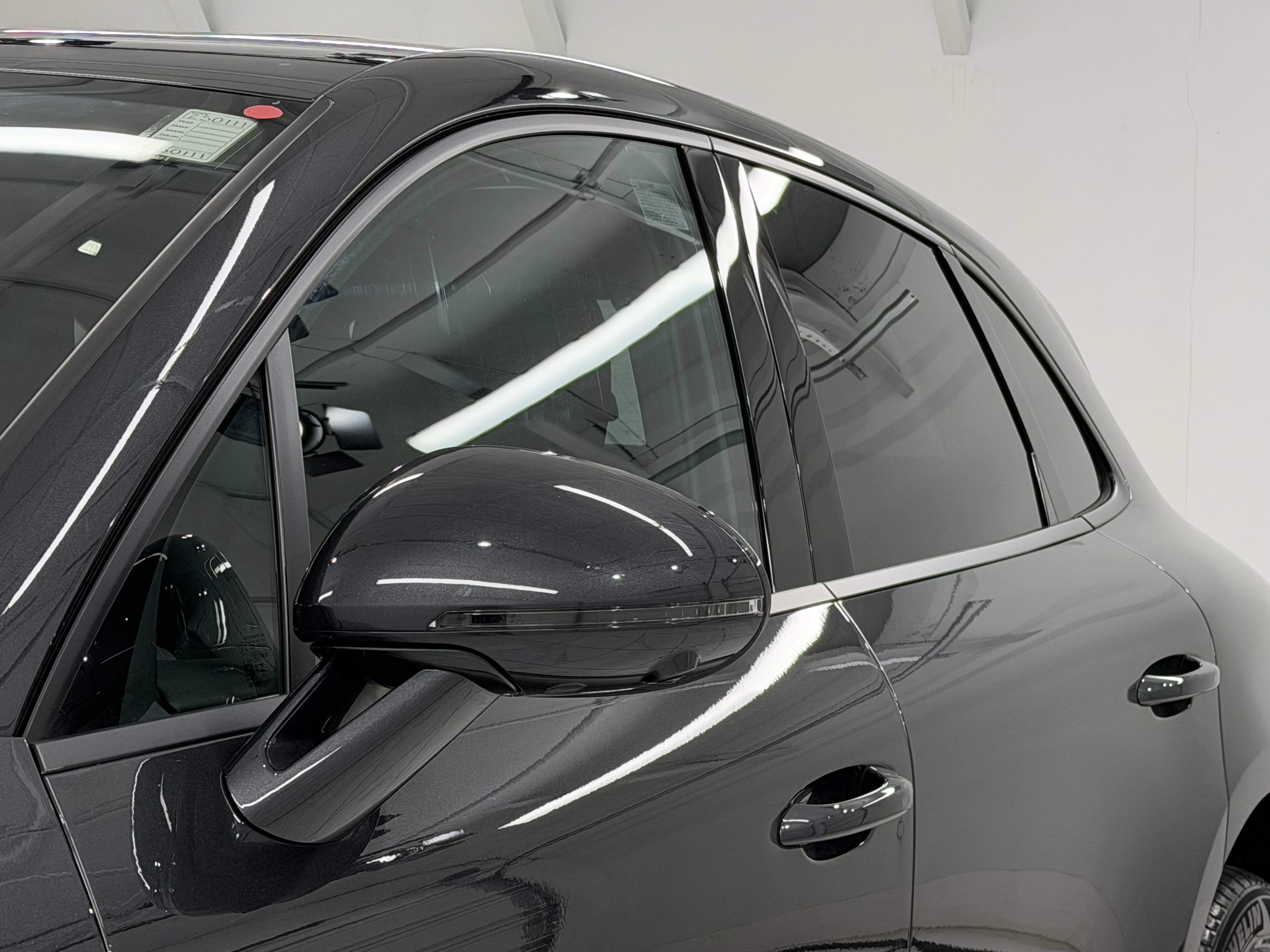 Certified 2025 Porsche Macan image 19