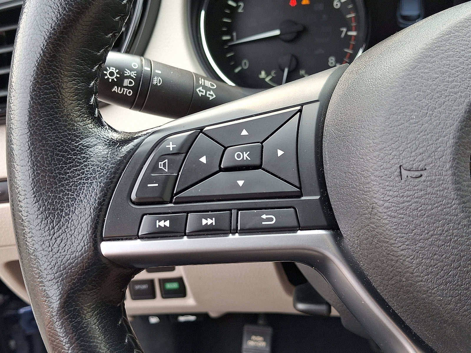 Used 2021 Nissan Rogue Sport SV image 18