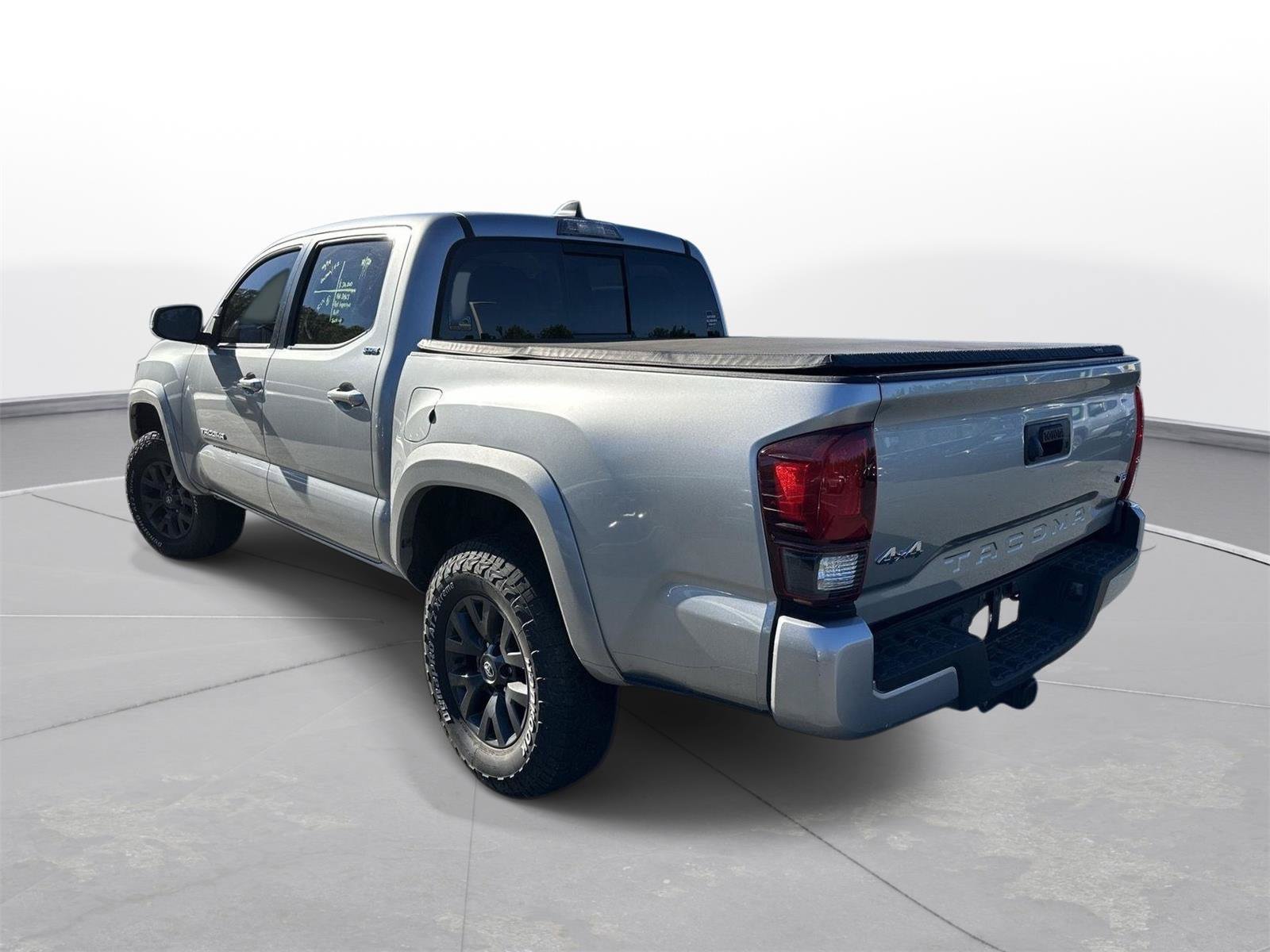 Certified 2022 Toyota Tacoma SR5 w/ Technology Package AWD/4WD image 8