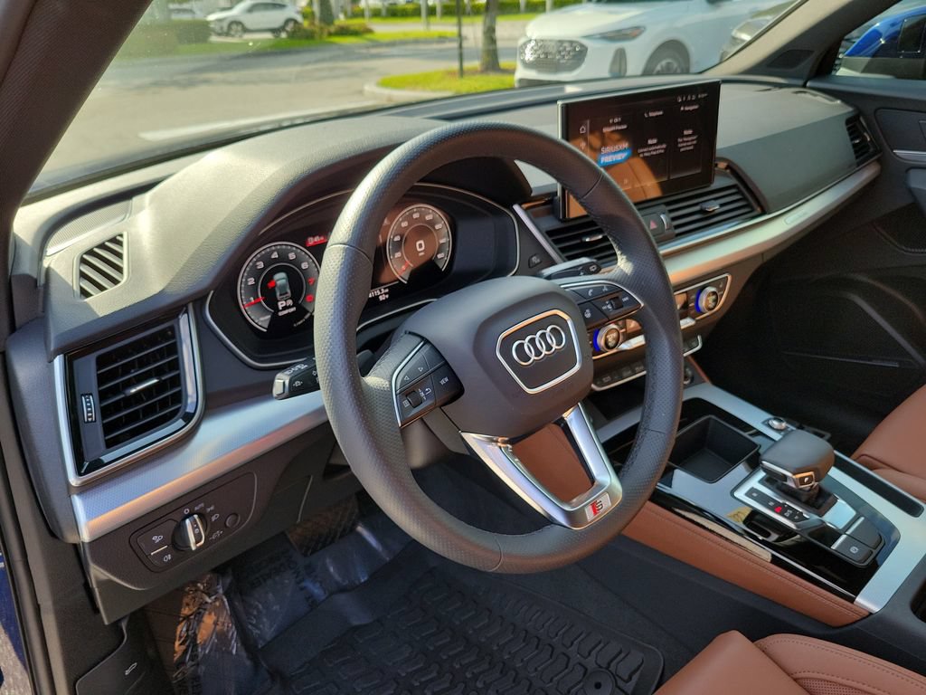Certified 2024 Audi Q5 2.0T Premium Plus w/ Premium Plus Package AWD/4WD image 7