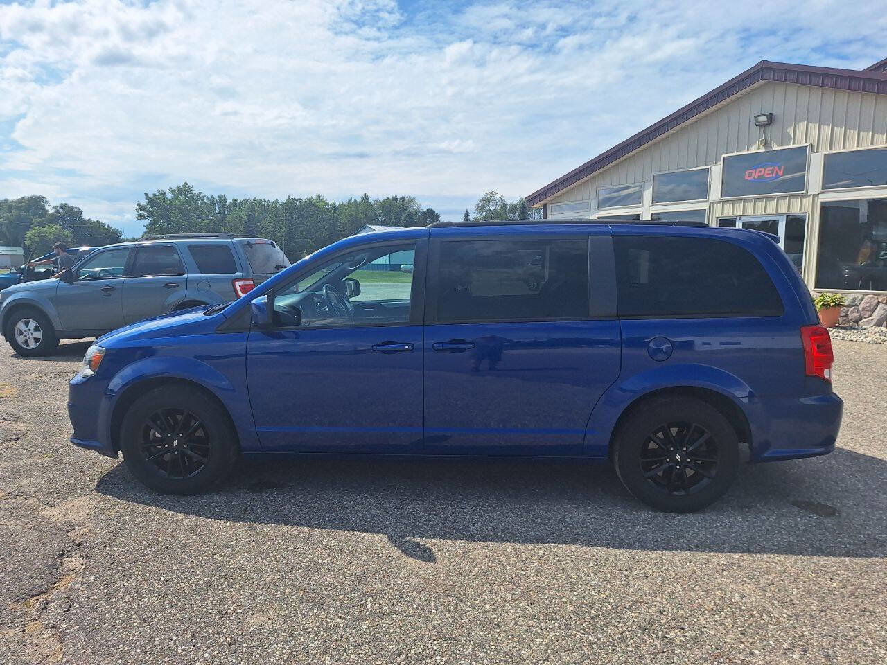Used 2019 Dodge Grand Caravan GT image 1