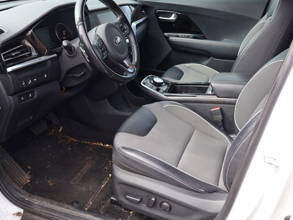 Used 2020 Kia Niro EX image 4