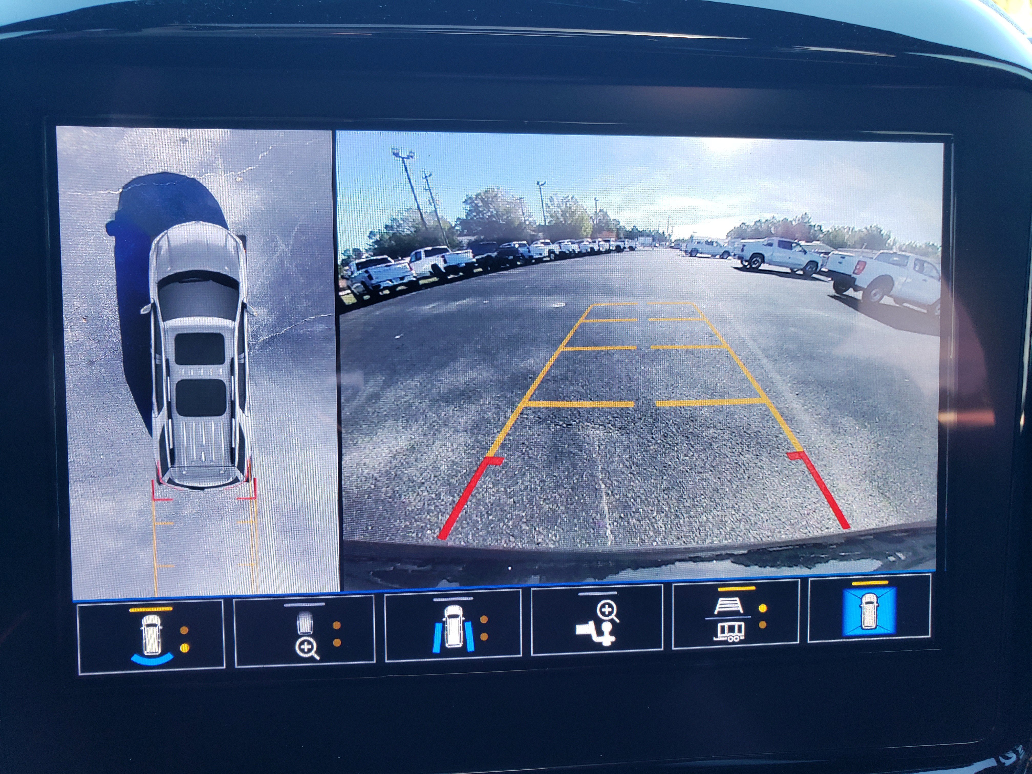 Used 2023 Chevrolet Traverse Premier image 40