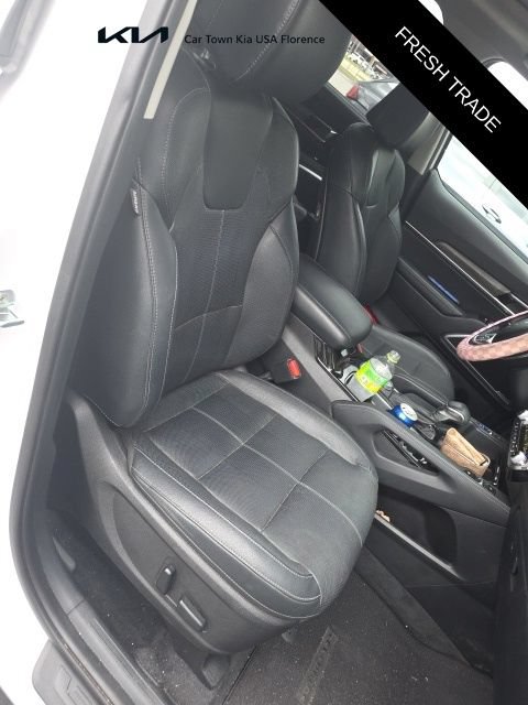 Used 2022 Kia Telluride EX w/ EX Premium Package FWD image 2