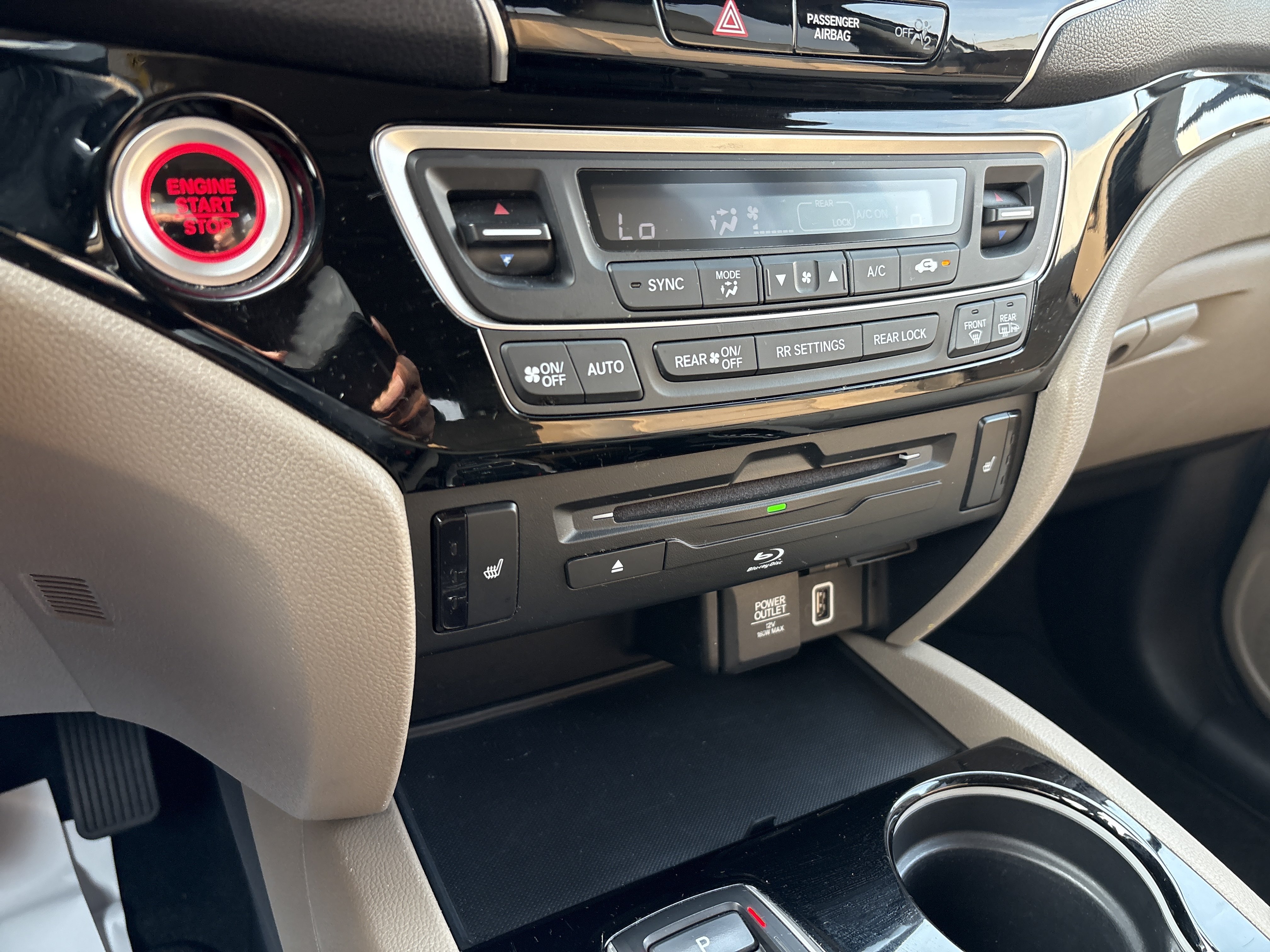 Used 2020 Honda Pilot Touring image 32