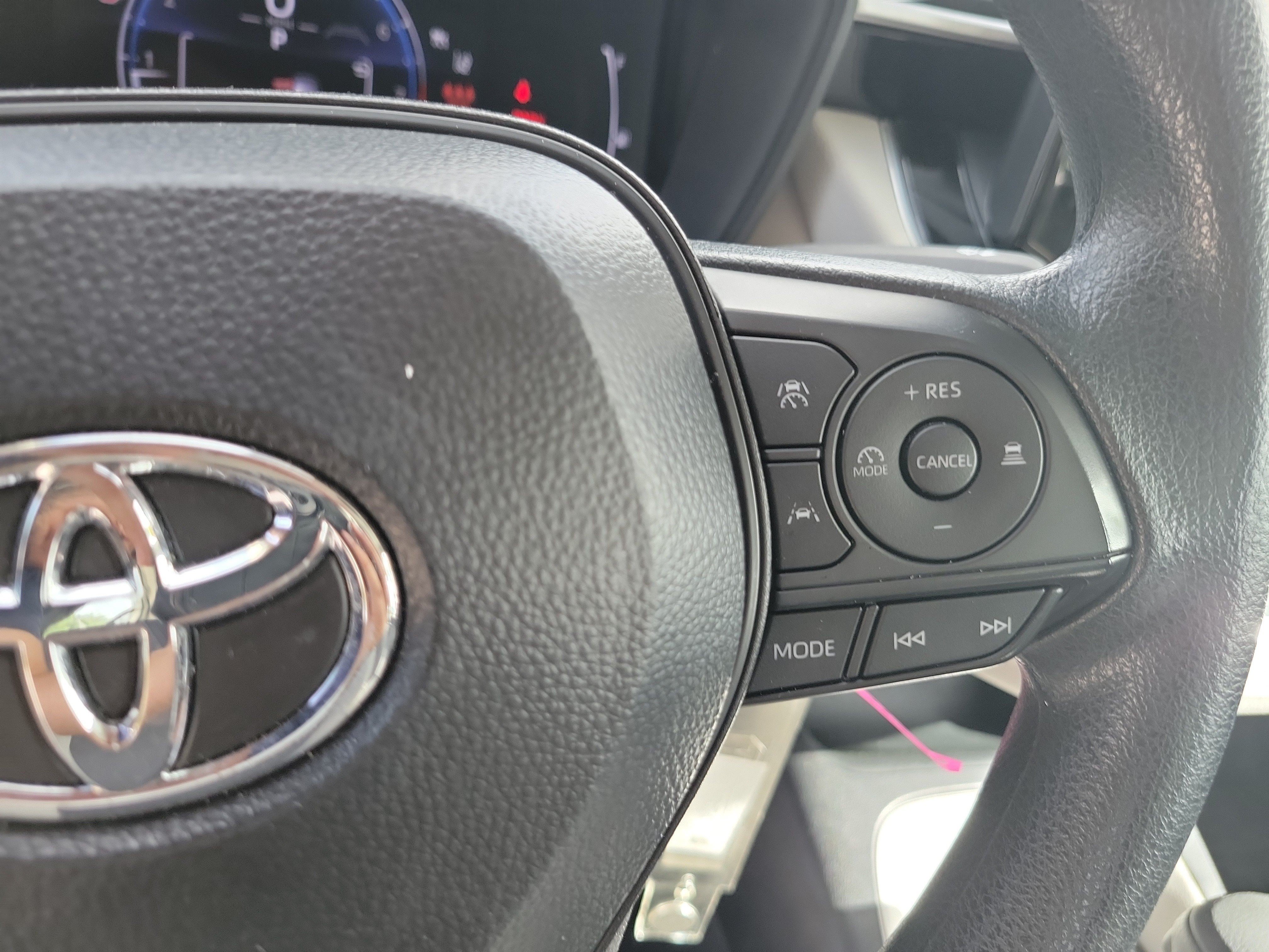 Used 2026 Toyota Corolla LE FWD image 27
