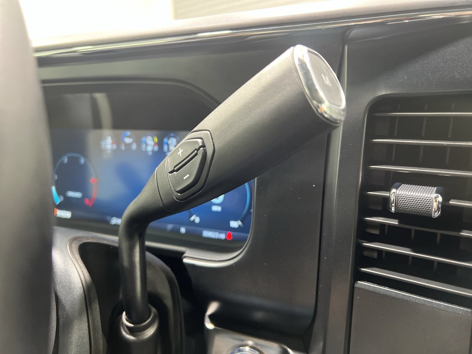 Used 2024 Ford F350 Lariat AWD/4WD image 20