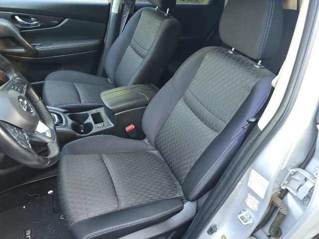 Used 2018 Nissan Rogue SV FWD image 13