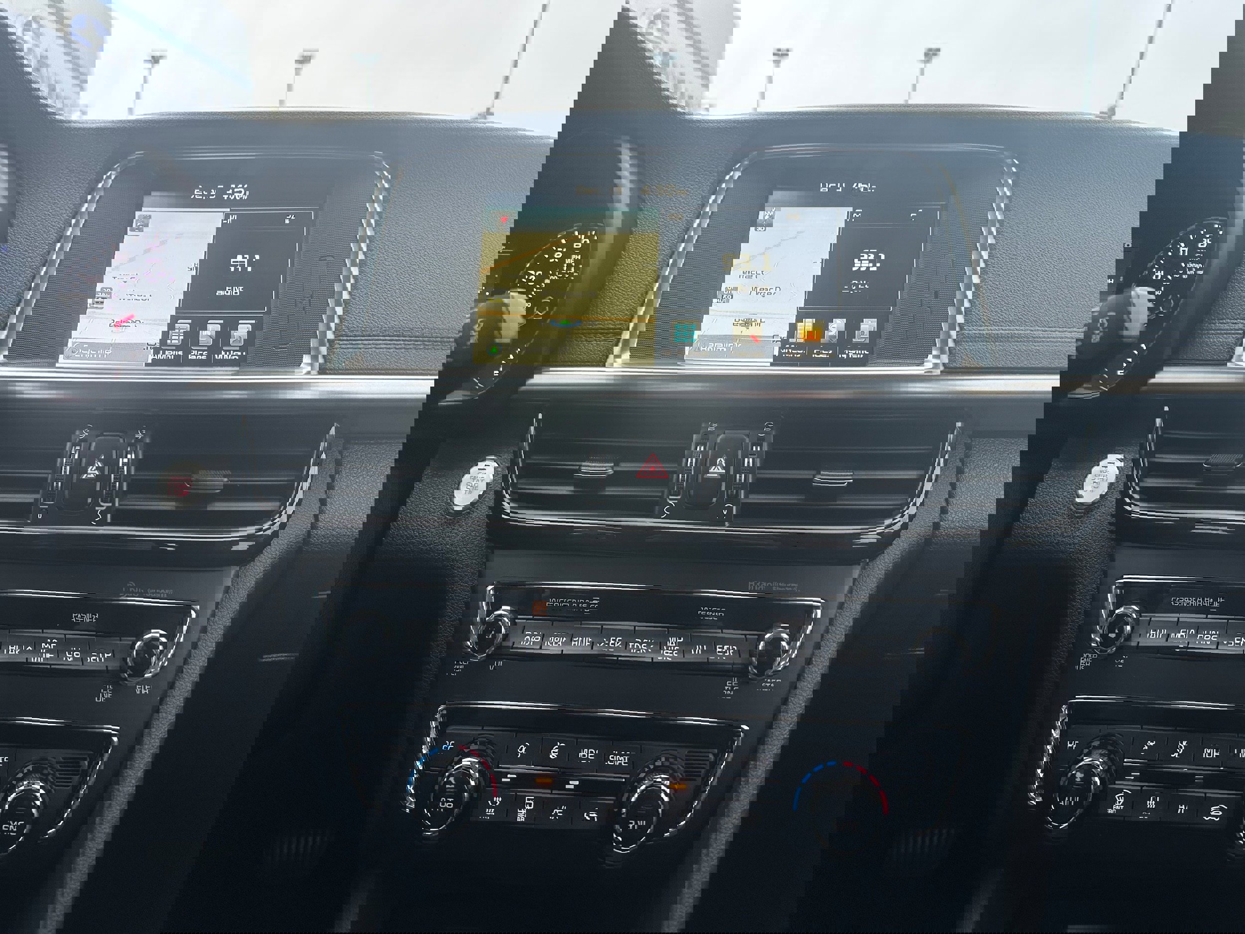 Used 2017 Kia Optima EX w/ Premium Package image 15