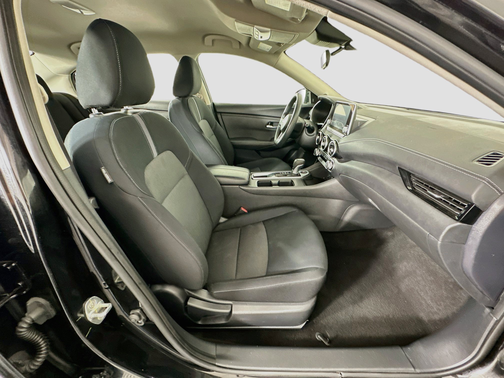 Used 2024 Nissan Sentra SV FWD image 30