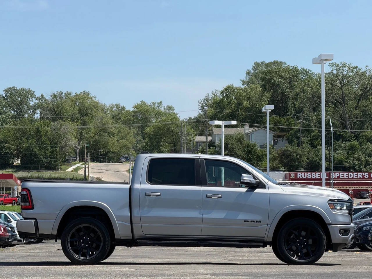 Used 2020 RAM 1500 Laramie AWD/4WD image 3