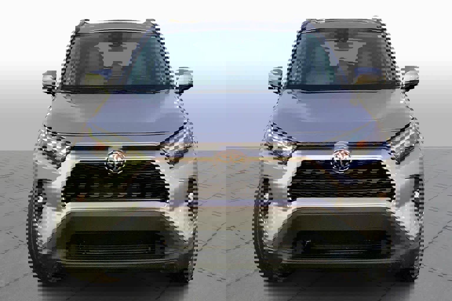 Used 2023 Toyota RAV4 XLE Premium image 4